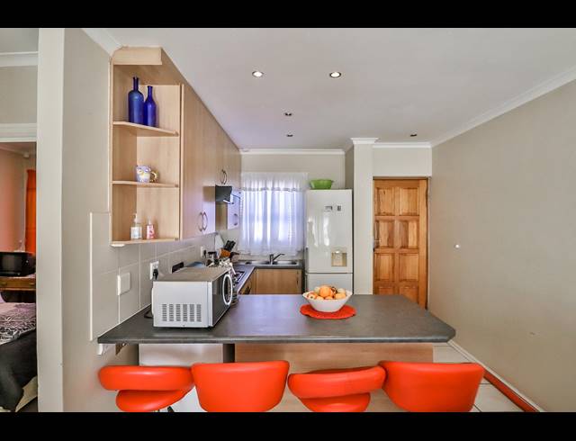 2 BEDROOM TOWNHOUSE RENTED IN WALMER HEIGHTS